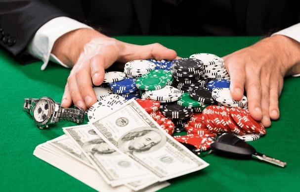 interactive table style experience shown in the pk lak live casino guide